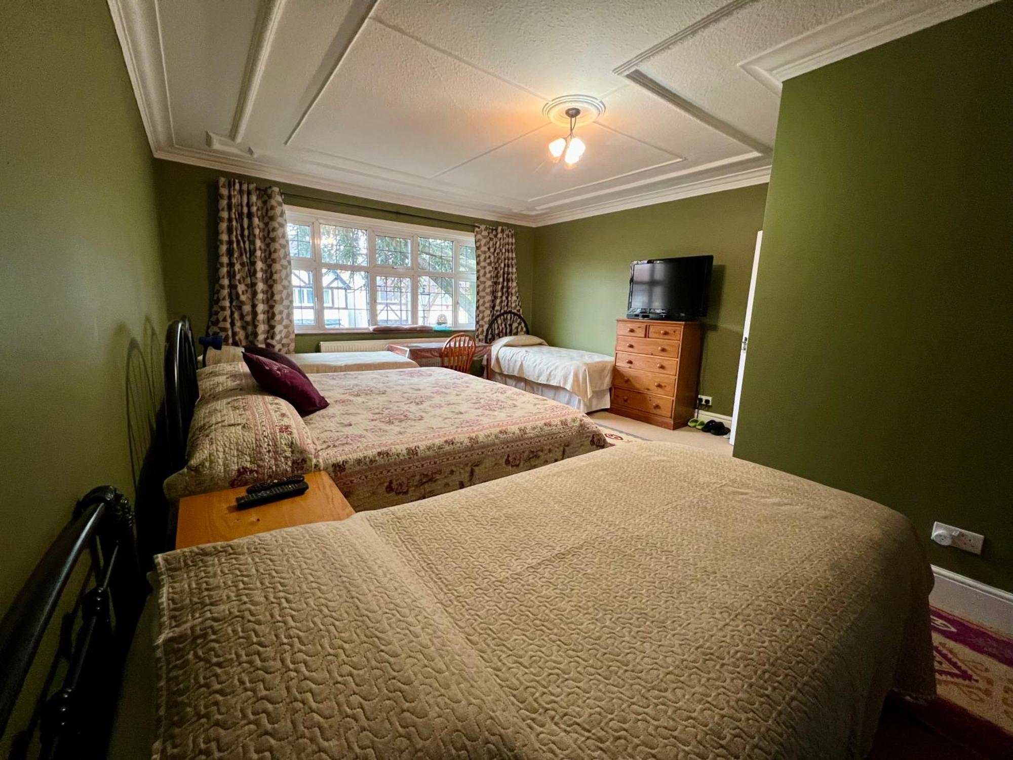 Saint Gabriel'S Road Guesthouse ลอนดอน ภายนอก รูปภาพ