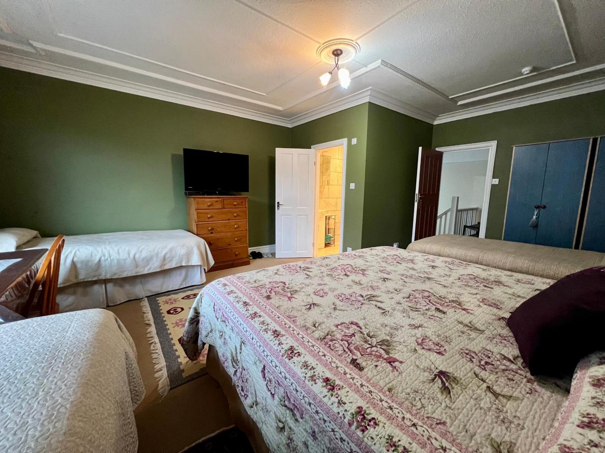 Saint Gabriel'S Road Guesthouse ลอนดอน ภายนอก รูปภาพ